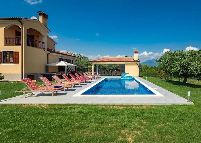 Helena By Interhome