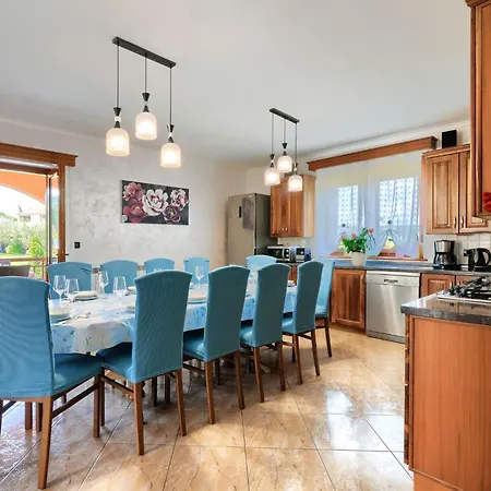 Helena - Ipc131 By Interhome